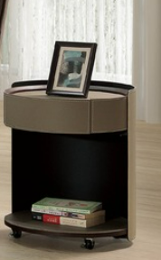 A16-07米勒馬鞍皮床頭櫃