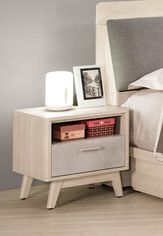 A1131-7 漢斯1.6尺床頭櫃