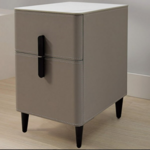 A28-02 柯納馬鞍皮床頭櫃