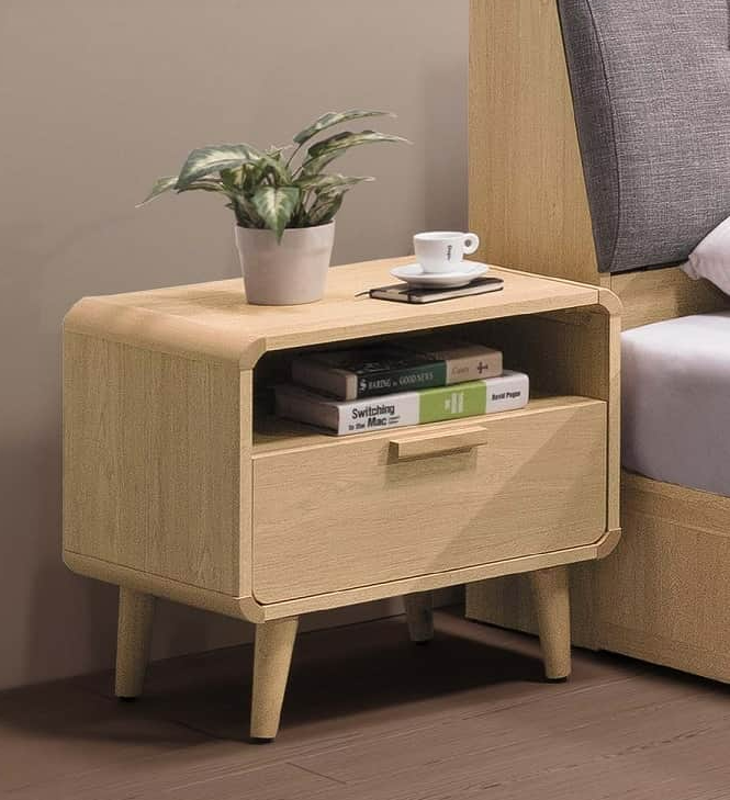 A132-07艾維床頭櫃