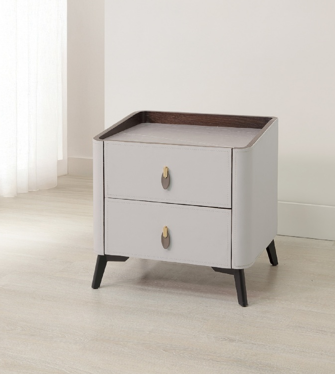 A26-04 科瑞馬鞍皮床頭櫃