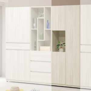 674-4 菲比2.5尺三門收納櫃 ⊙附4大1小活動隔板、